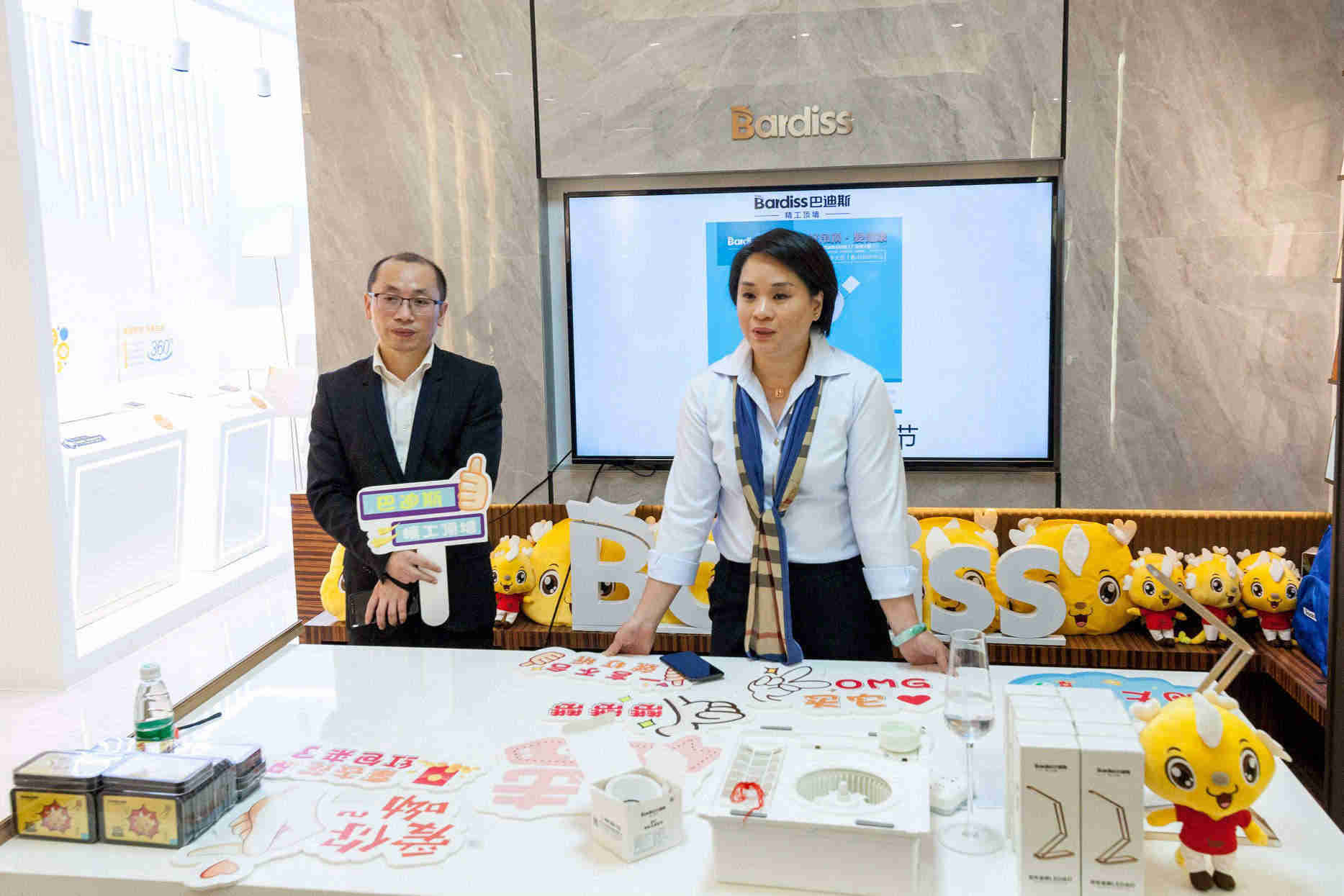 5G賦能，惠戰(zhàn)千城  好吊頂，要健康——巴迪斯全網(wǎng)搶工廠直播完美收官