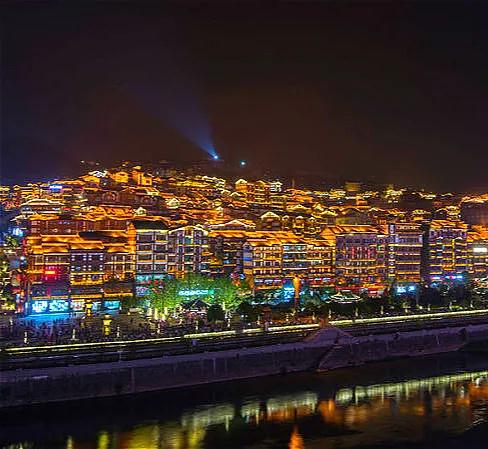 茅臺鎮(zhèn)—  夜色美景